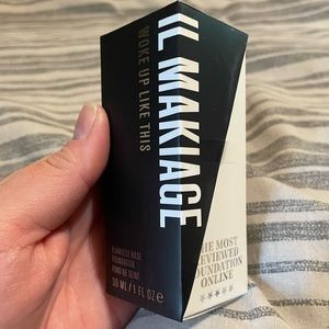 IL MAKIAGE foundation and foundation brush